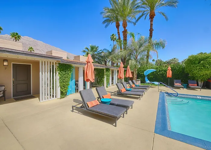 Little Paradise Hotel